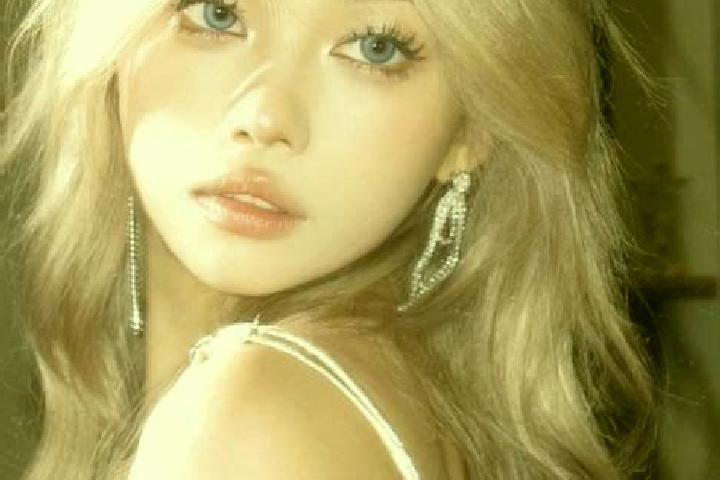 Sienna, 29, a dark blonde blue-eyed asian companion based in Meenambakkam. Offering 69, Roleplay, Travel Companion, A-Level, GFE. Available for incall and ou...