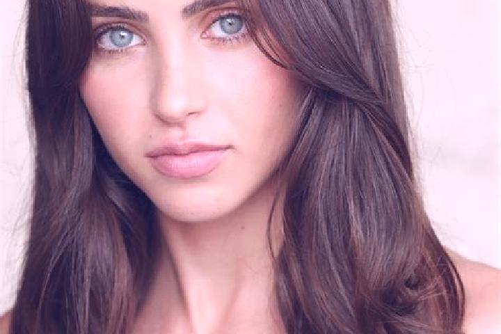 Sienna, 29, a dark blonde brown-eyed latina companion based in Badiv. Offering Roleplay, Party Girl, Tantra. Available for incall and outcall, overnight book...
