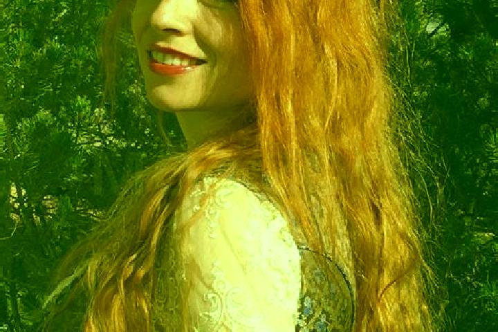 Sienna, 29, a red green-eyed european companion based in Lubuagan. Offering 69, Dinner Date, Tantra. Available for incall and outcall, day and evening dates.