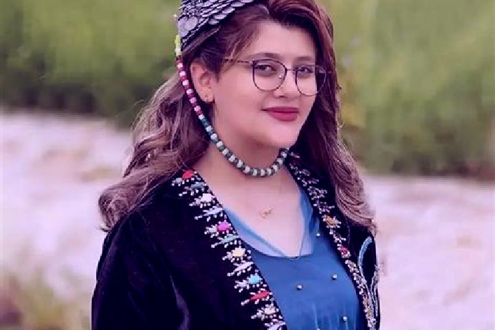 Sienna, 29 — Escort in Saqqez, Iran