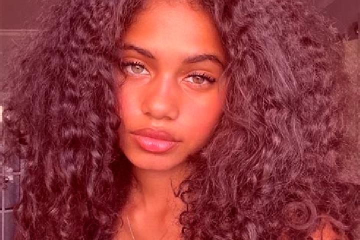 Sienna, 30, a black grey-eyed ebony companion based in Walsbets. Offering CIM, Duos, Domination. Available for incall and outcall, day and evening dates.