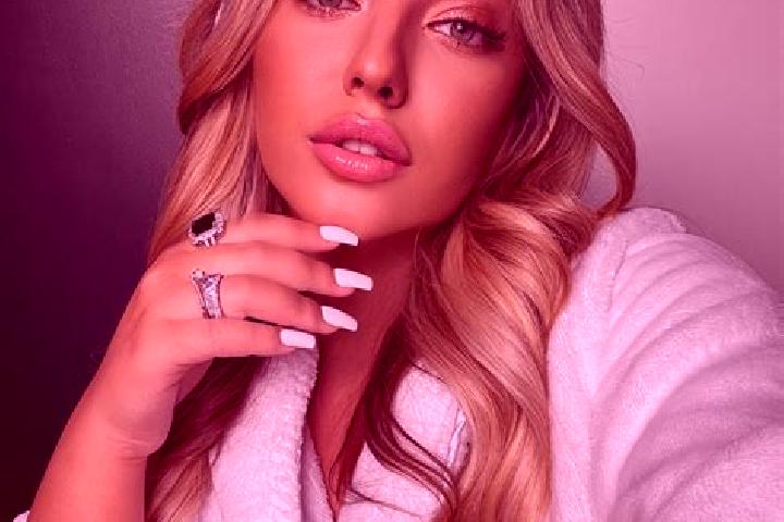 Sienna, 30, a blonde grey-eyed latina companion based in Posol skoye. Offering Massage, Overnight, Travel Companion, Duos. Available for incall and outcall, ...