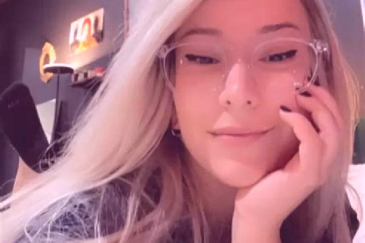 Sienna, 30, a blonde grey-eyed middle eastern companion based in Ambares-et-Lagrave. Offering OWO, Roleplay, Striptease, BDSM, 69. Available for incall and o...