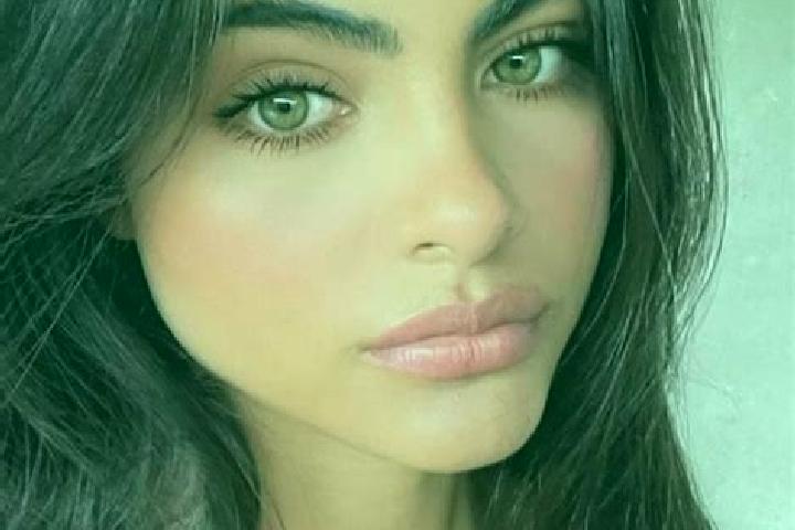 Sienna, 30, a brunette dark-eyed middle eastern companion based in Konuralp. Offering Massage, Erotic Massage, BDSM, Deep French Kissing. Available for incal...