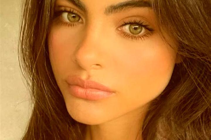 Sienna, 30, a brunette grey-eyed indian companion based in Pasirbitung. Offering OWO, Erotic Massage, Tantra. Available for incall and outcall, overnight boo...
