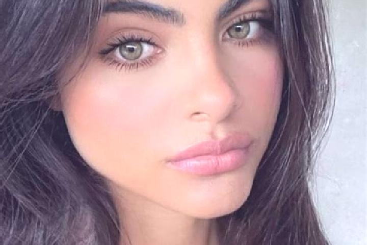 Sienna, 30, a chestnut grey-eyed indian companion based in Palermo. Offering Domination, Girlfriend Experience, Fetish, Couples. Available for incall and out...