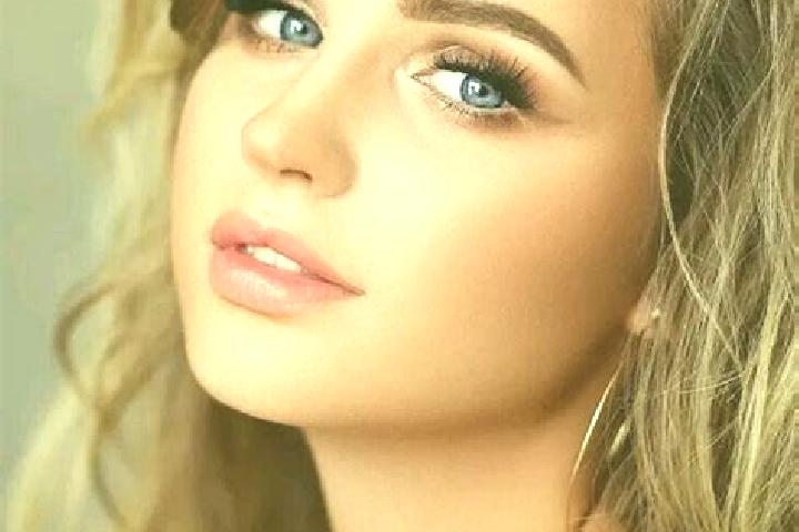 Sienna, 30, a dark blonde blue-eyed mediterranean companion based in Anguillara Sabazia. Offering Fetish, Prostate Massage, Girlfriend Experience, Party Girl...