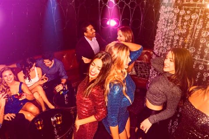Sienna, 30, a red dark-eyed slavic companion based in Harvey. Offering Striptease, Deep French Kissing, Duos, BDSM. Available for incall and outcall, day and...