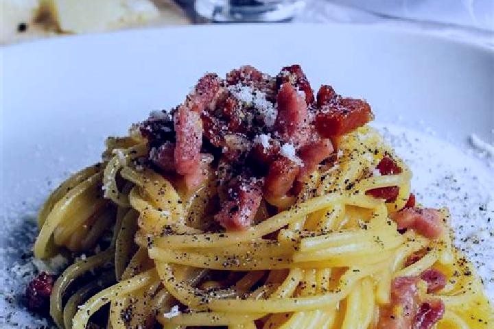 Sienna, 30 — Escort in Carbonara, Italy