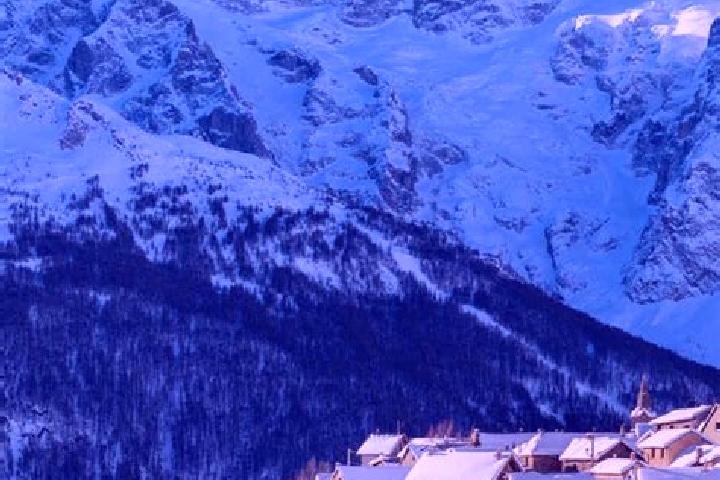 Sienna, 30 — Escort in La Penne-sur-Huveaune, France