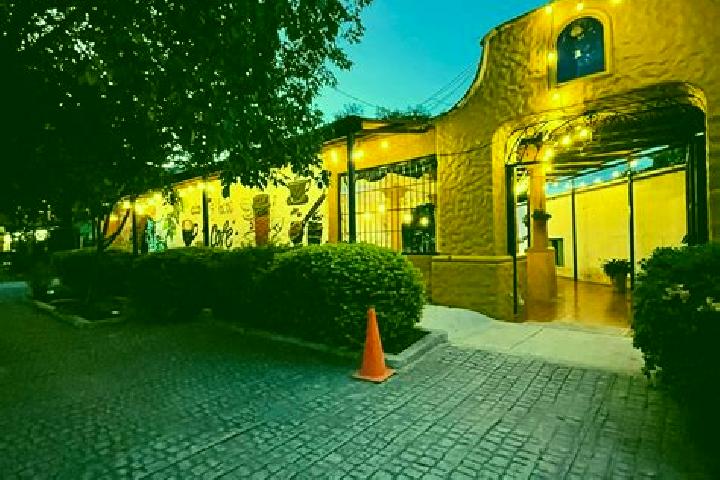Sienna, 30 — Escort in Reyes Mantecon, Mexico
