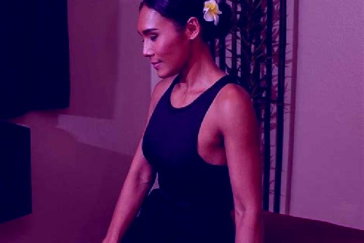 Sienna, 31, a auburn dark-eyed indian companion based in Scottsdale. Offering CIM, Massage, Party Girl. Available for incall and outcall, day and evening dates.