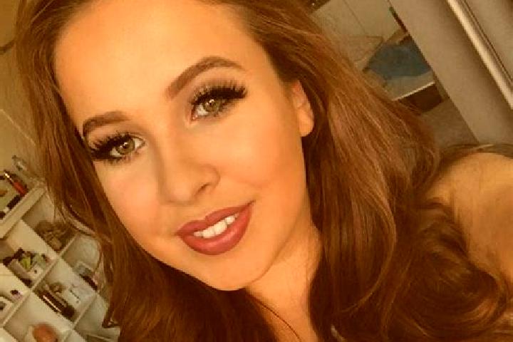 Sienna, 31, a blonde brown-eyed caucasian companion based in Waunakee. Offering Duos, 69, OWO, Deep French Kissing, BDSM. Available for incall and outcall, o...