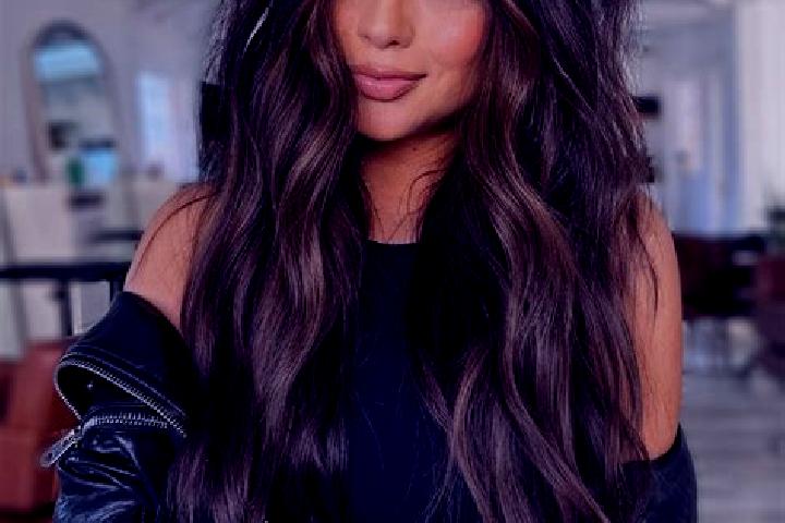 Sienna, 31, a brunette dark-eyed caribbean companion based in Valea. Offering Roleplay, Couples, Tantra, Fetish. Available for incall and outcall, day and ev...