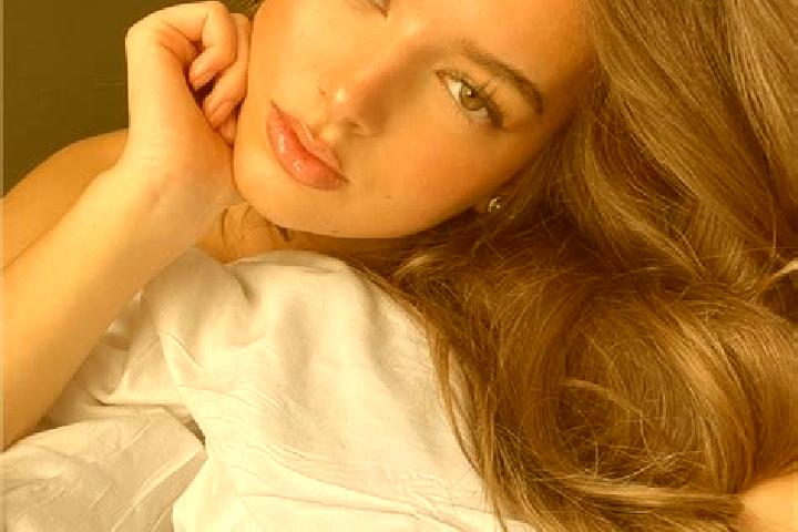 Sienna, 31, a brunette hazel-eyed latina companion based in Las Juntas y los Veranos. Offering Couples, Roleplay, Striptease. Available for incall and outcal...