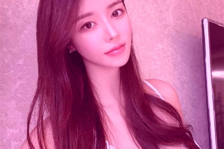 Sienna, 31 — Escort in Lueyang, China