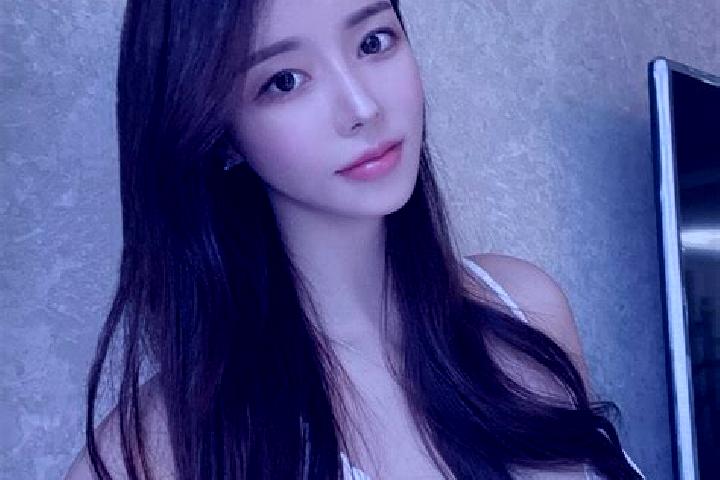 Sienna, 31 — Escort in Qiukou, China