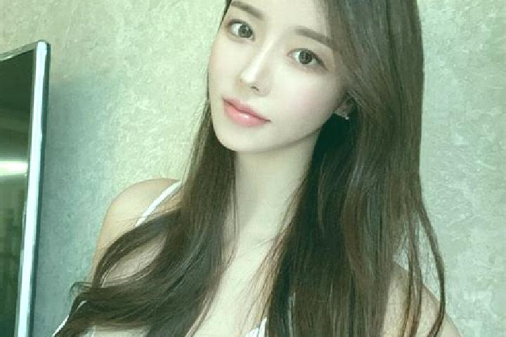 Sienna, 31 — Escort in Wenlou, China