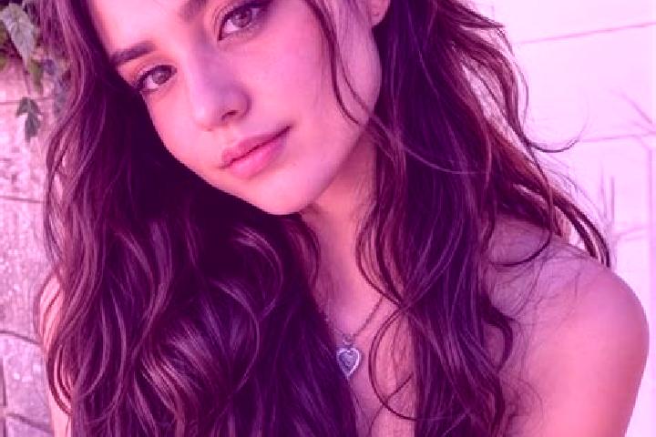 Sienna, 32, a auburn amber-eyed middle eastern companion based in Vliermaal. Offering Erotic Massage, Deep French Kissing, A-Level, BDSM. Available for incal...