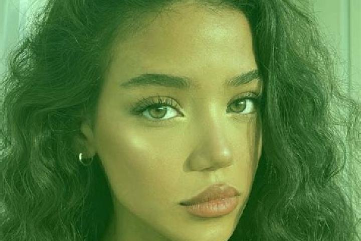 Sienna, 32, a black brown-eyed mixed companion based in Lupsa de Sus. Offering A-Level, 69, Girlfriend Experience, Overnight. Available for incall and outcal...