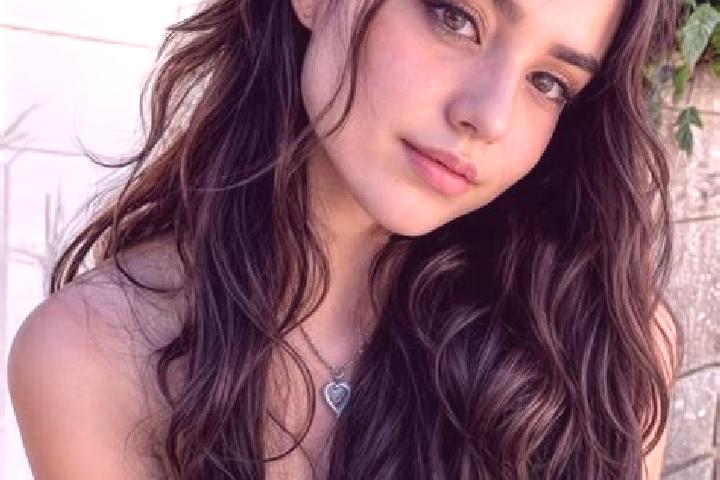 Sienna, 32, a brunette hazel-eyed middle eastern companion based in Ubarana. Offering Fetish, Girlfriend Experience. Available for incall and outcall, overni...