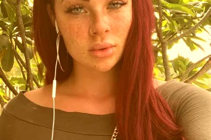 Sienna, 32, a chestnut amber-eyed mediterranean companion based in Saint-Lambert-de-Lauzon. Offering Party Girl, Striptease, A-Level, CIM. Available for inca...