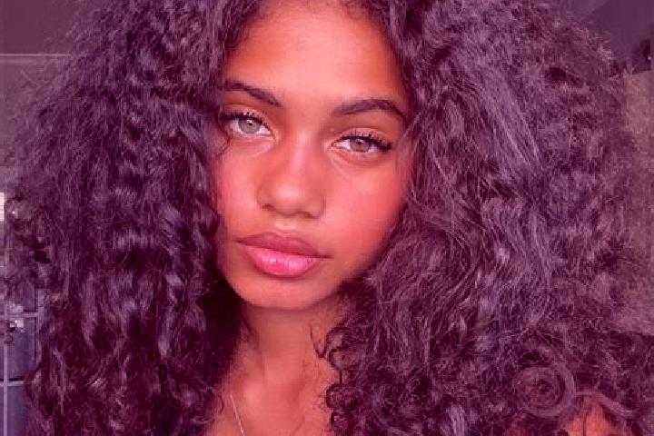 Sienna, 32, a chestnut blue-eyed ebony companion based in Mogneneins. Offering Couples, CIM, GFE. Available for incall and outcall, day and evening dates.