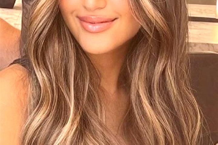 Sienna, 32, a dark blonde brown-eyed mediterranean companion based in Shelbina. Offering GFE, Erotic Massage, CIM. Available for incall and outcall, overnigh...