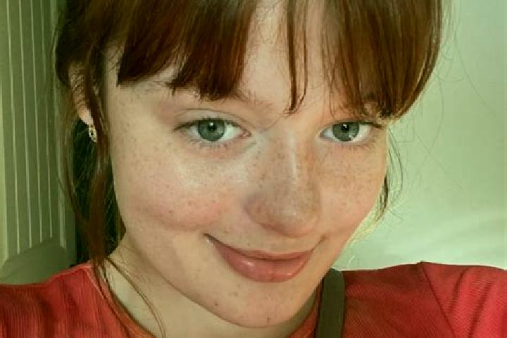 Sienna, 32, a red brown-eyed asian companion based in Grossobringen. Offering Striptease, BDSM, Party Girl. Available for incall and outcall, day and evening...