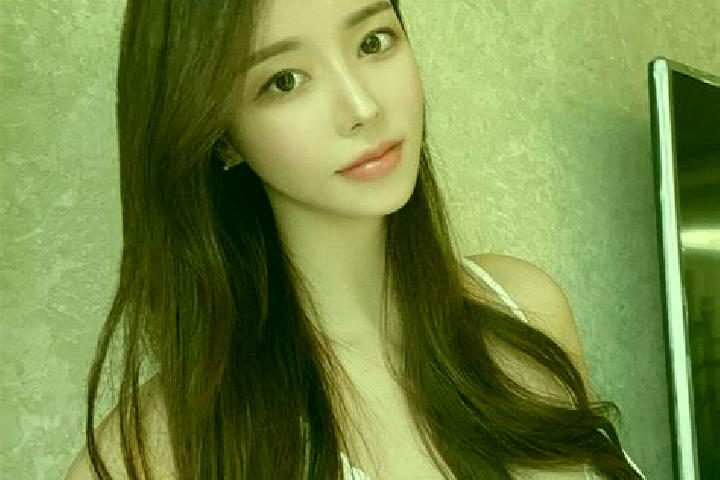 Sienna, 32 — Escort in Liunan, China
