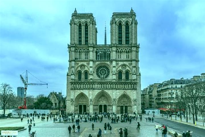 Sienna, 32 — Escort in Notre-Dame-des-Millieres, France