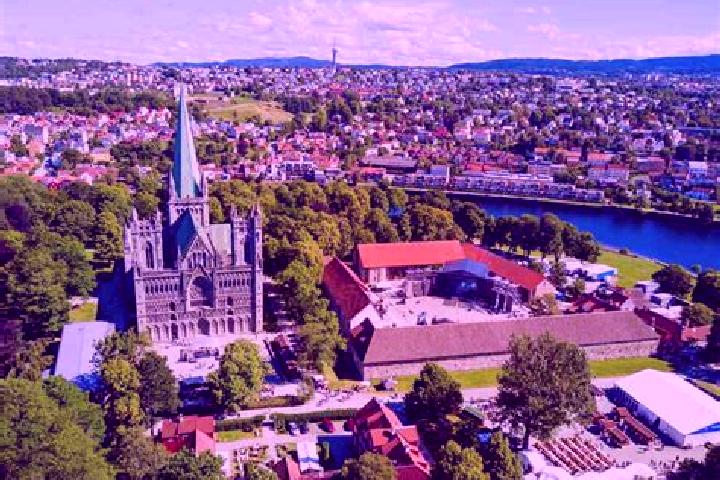 Sienna, 32 — Escort in Trondheim, Norway