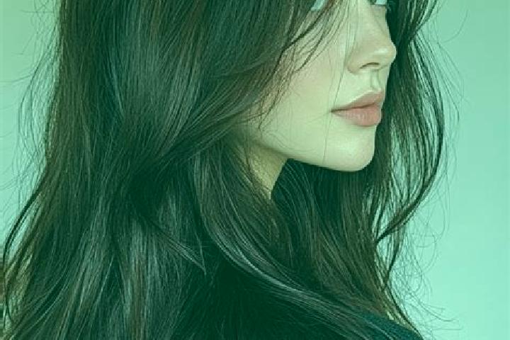 Sienna, 33, a auburn dark-eyed asian companion based in Dasice. Offering Roleplay, Dinner Date, A-Level, Girlfriend Experience. Available for incall and outc...