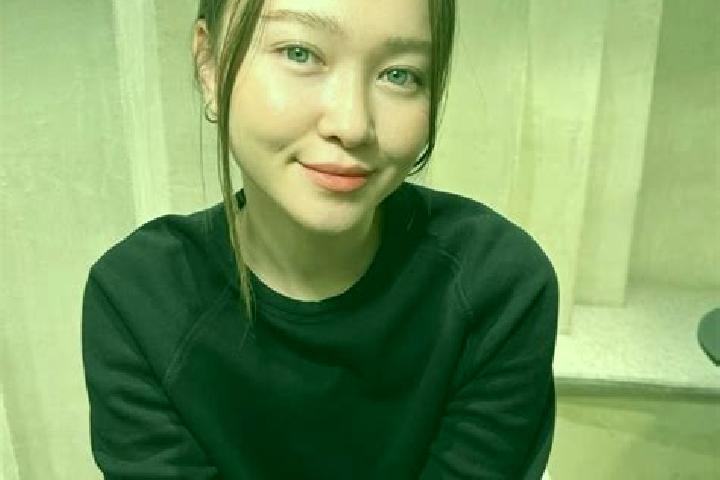 Sienna, 33, a chestnut blue-eyed asian companion based in Sanhirou. Offering Striptease, Fetish, Deep French Kissing, BDSM, Erotic Massage. Available for inc...