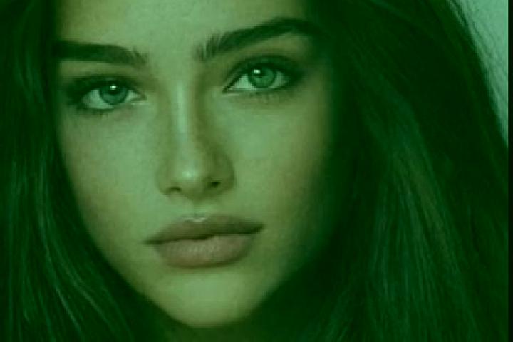 Sienna, 33, a chestnut grey-eyed caucasian companion based in Ndera. Offering A-Level, Overnight, Massage, GFE, Dinner Date. Available for incall and outcall...