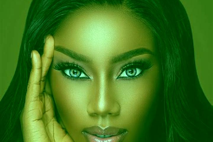 Sienna, 33, a red blue-eyed ebony companion based in Four Crosses. Offering Striptease, Duos, CIM, Tantra. Available for incall and outcall, day and evening ...