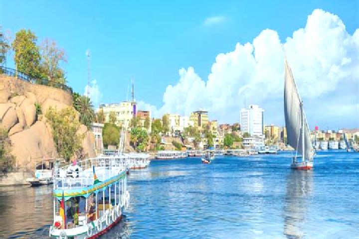 Sienna, 33 — Escort in Bani Ubayd, Egypt