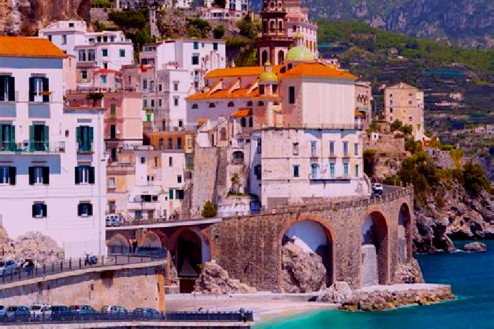 Sienna, 33 — Escort in Colombarone, Italy