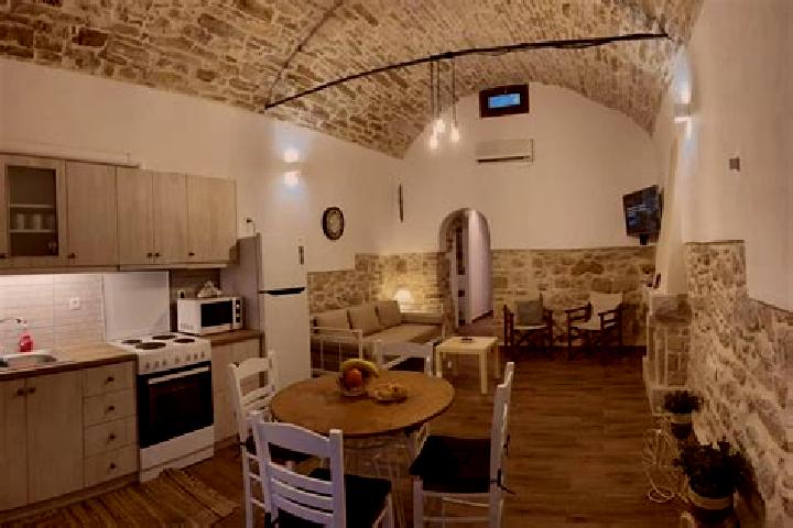 Sienna, 33 — Escort in Kalamoti, Greece