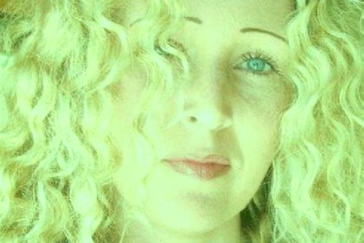 Sienna, 33 — Escort in Nayemont-les-Fosses, France