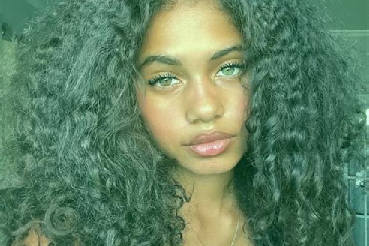 Sienna, 34, a auburn blue-eyed ebony companion based in Cansuje. Offering A-Level, Party Girl, Massage, Fetish. Available for incall and outcall, overnight b...