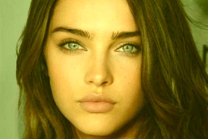 Sienna, 34, a brunette green-eyed mixed companion based in Penguin. Offering Striptease, Dinner Date, Domination, Deep French Kissing, Travel Companion. Avai...