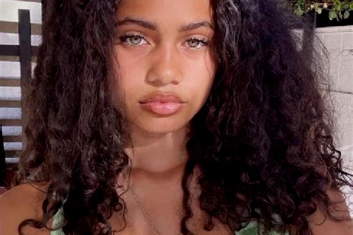 Sienna, 34, a chestnut green-eyed mixed companion based in Katymar. Offering Domination, Dinner Date. Available for incall and outcall, day and evening dates.