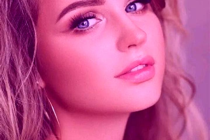 Sienna, 34, a dark blonde blue-eyed mediterranean companion based in Norberg. Offering Domination, Overnight, Couples, OWO. Available for incall and outcall,...