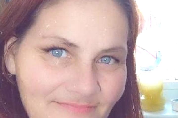Sienna, 34, a red blue-eyed mediterranean companion based in Dr.Iqubalnagar. Offering Overnight, Tantra, Couples. Available for incall and outcall, day and e...