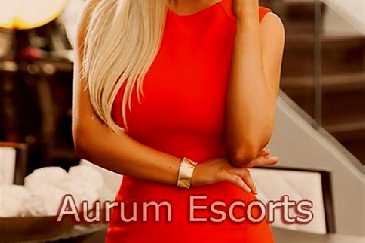 Sienna, 34, a red brown-eyed ebony companion based in Bouge. Offering Dinner Date, A-Level, BDSM, Fetish, Domination. Available for incall and outcall, day a...