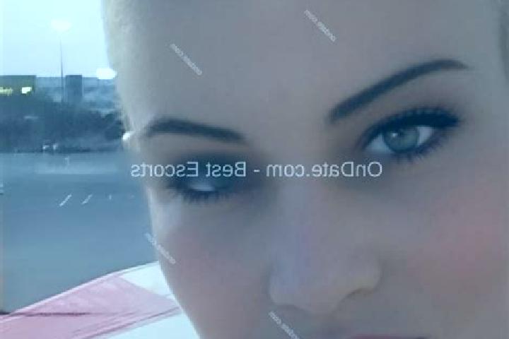Sienna, 34 — Escort in Coroteni, Romania