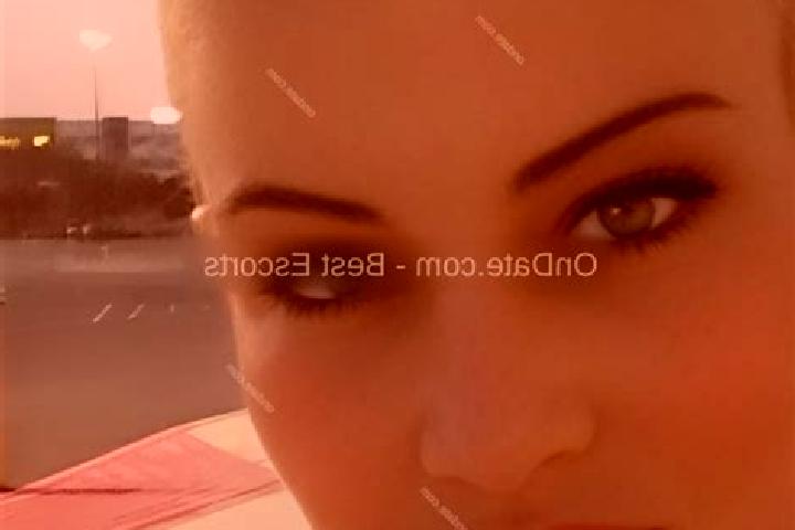 Sienna, 34 — Escort in Curtuiseni, Romania