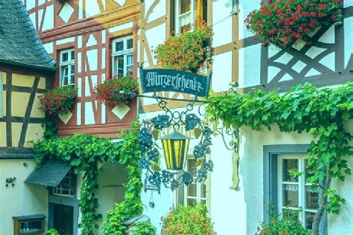 Sienna, 34 — Escort in Oberlascheid, Germany
