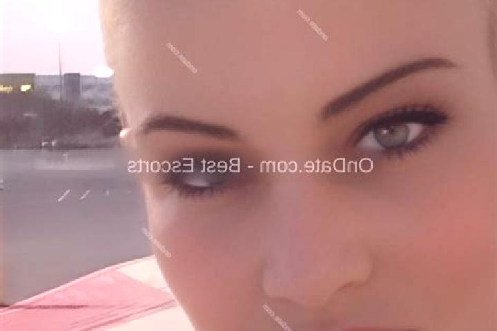 Sienna, 34 — Escort in Troubelice, Czech Republic
